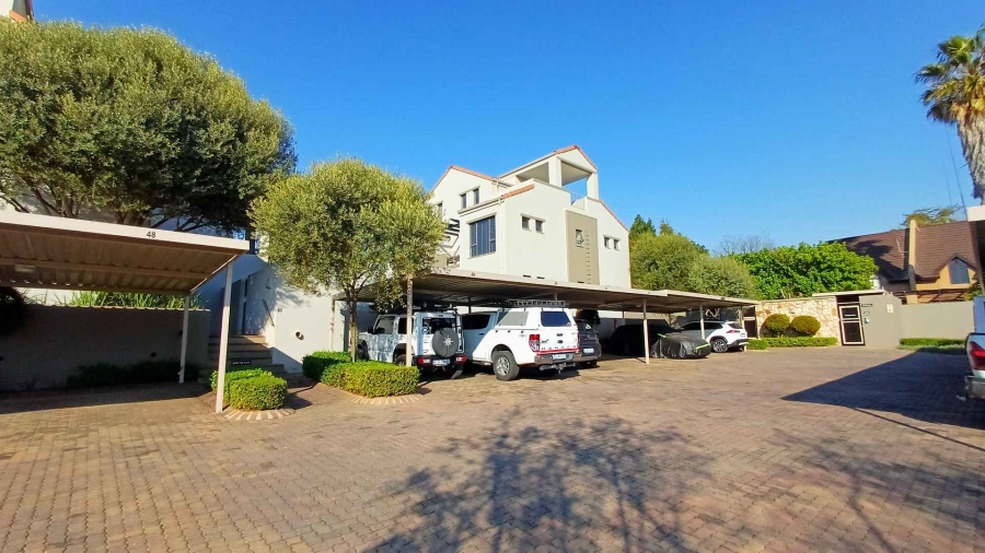 To Let 2 Bedroom Property for Rent in Douglasdale Gauteng