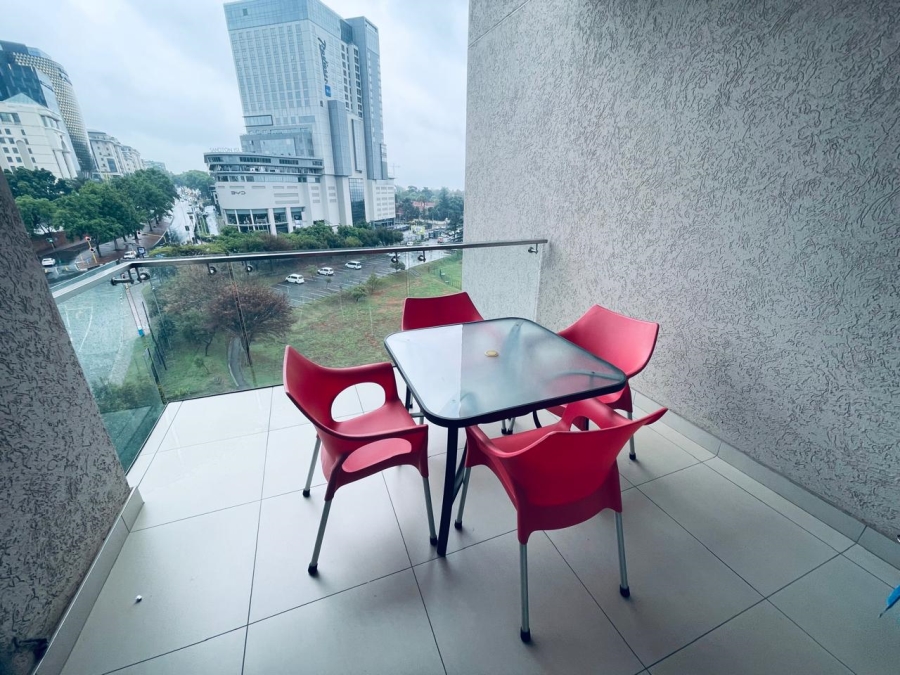 To Let 2 Bedroom Property for Rent in Sandown Gauteng