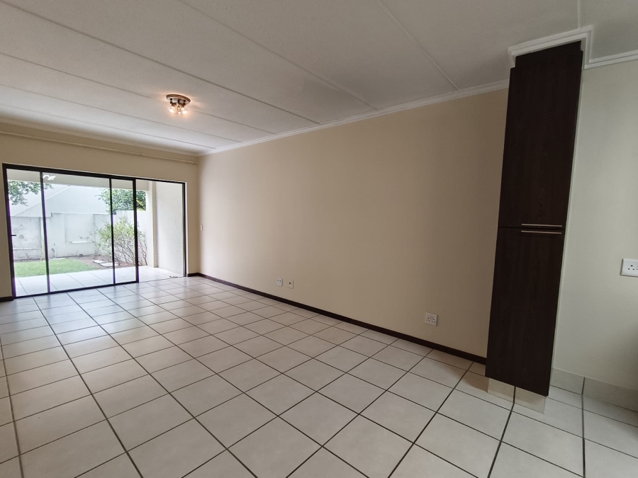To Let 2 Bedroom Property for Rent in Maroeladal Gauteng