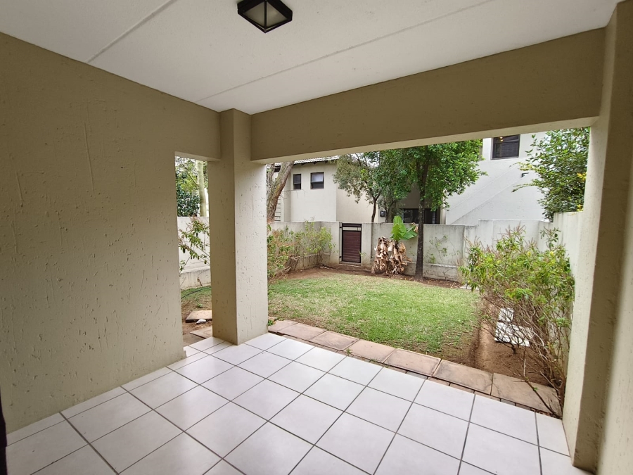 To Let 2 Bedroom Property for Rent in Maroeladal Gauteng