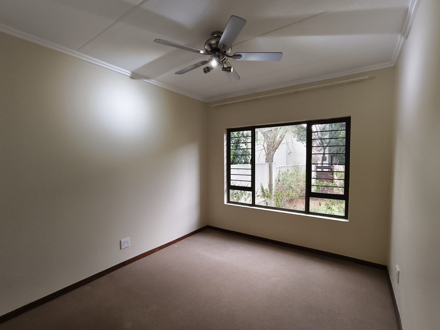 To Let 2 Bedroom Property for Rent in Maroeladal Gauteng