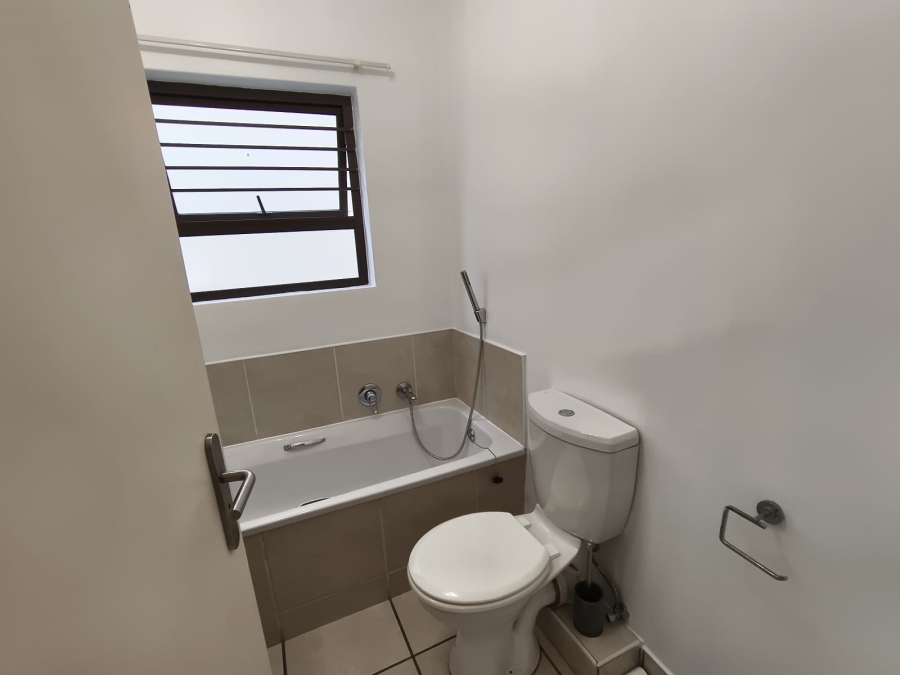 To Let 2 Bedroom Property for Rent in Maroeladal Gauteng