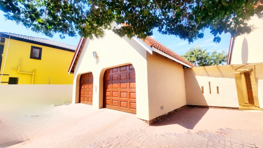 4 Bedroom Property for Sale in Robinpark Gauteng