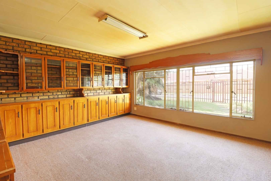4 Bedroom Property for Sale in Greenhills Gauteng