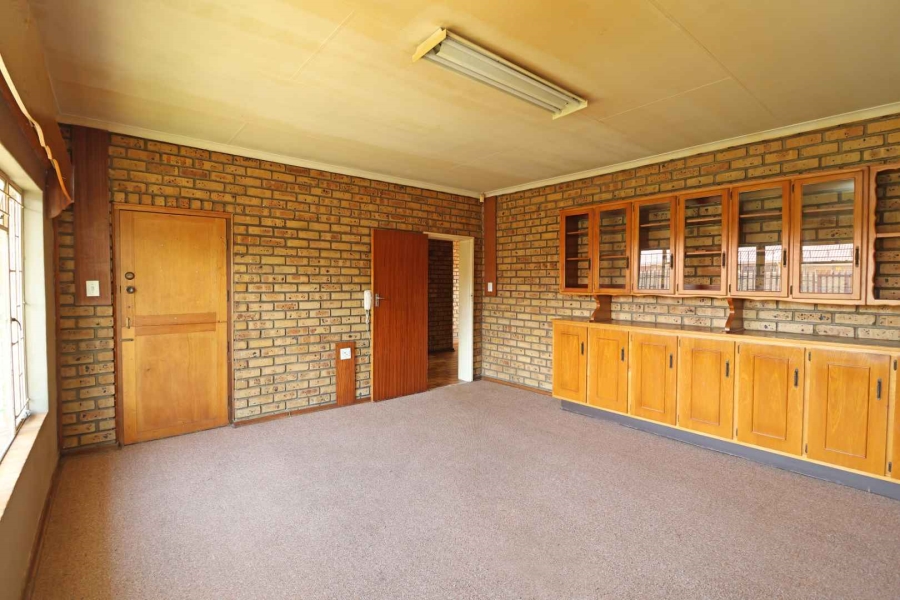 4 Bedroom Property for Sale in Greenhills Gauteng