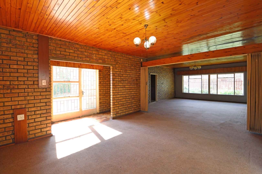 4 Bedroom Property for Sale in Greenhills Gauteng