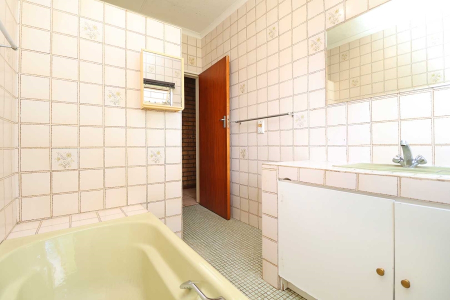 4 Bedroom Property for Sale in Greenhills Gauteng