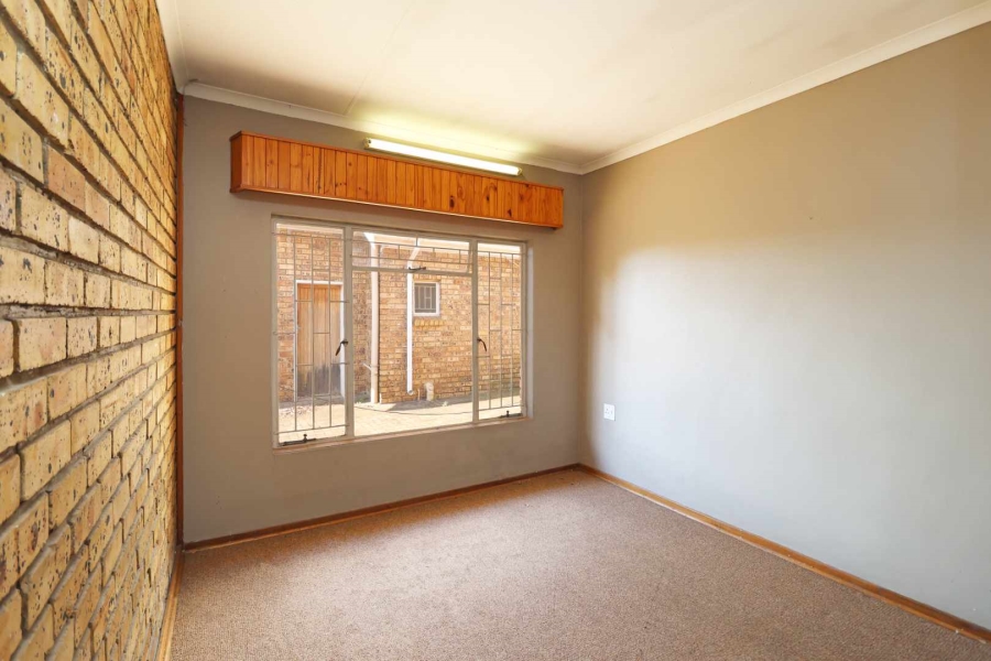 4 Bedroom Property for Sale in Greenhills Gauteng