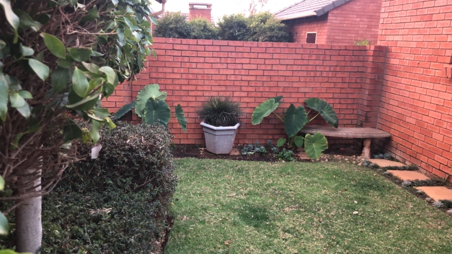 To Let 2 Bedroom Property for Rent in Boardwalk Gauteng