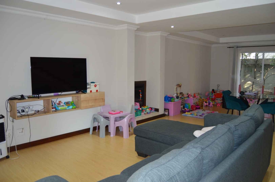 To Let 3 Bedroom Property for Rent in Six Fountains Residential Estate Gauteng