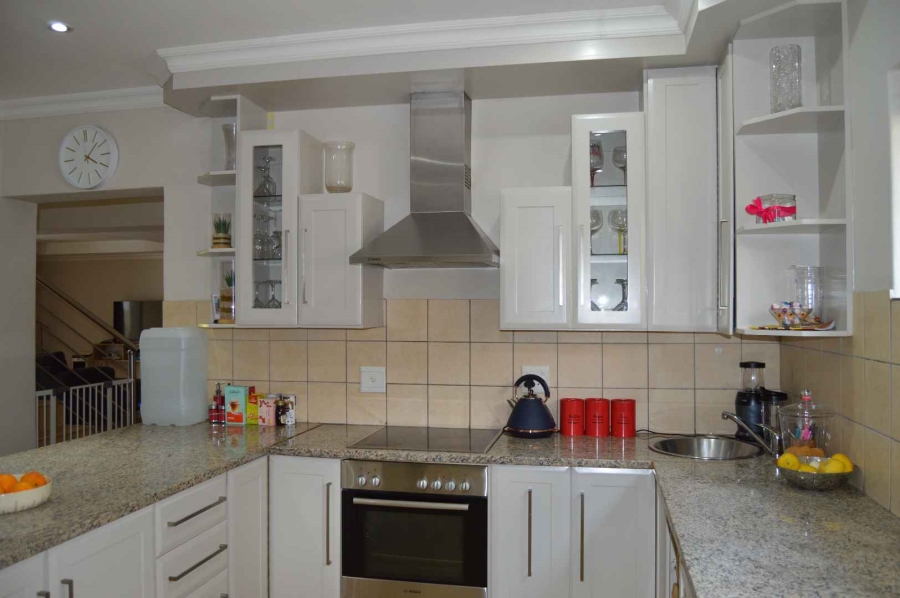 To Let 3 Bedroom Property for Rent in Six Fountains Residential Estate Gauteng