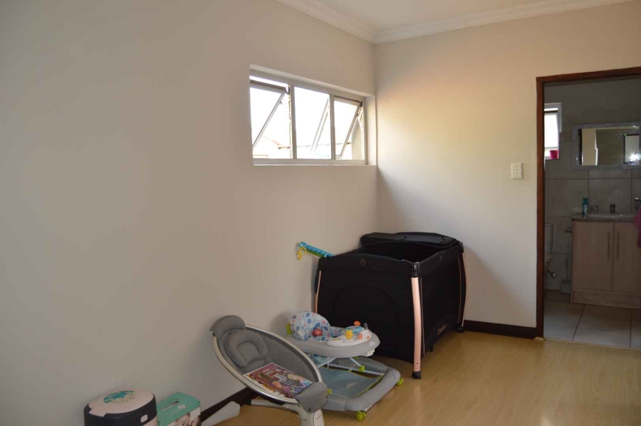 To Let 3 Bedroom Property for Rent in Six Fountains Residential Estate Gauteng