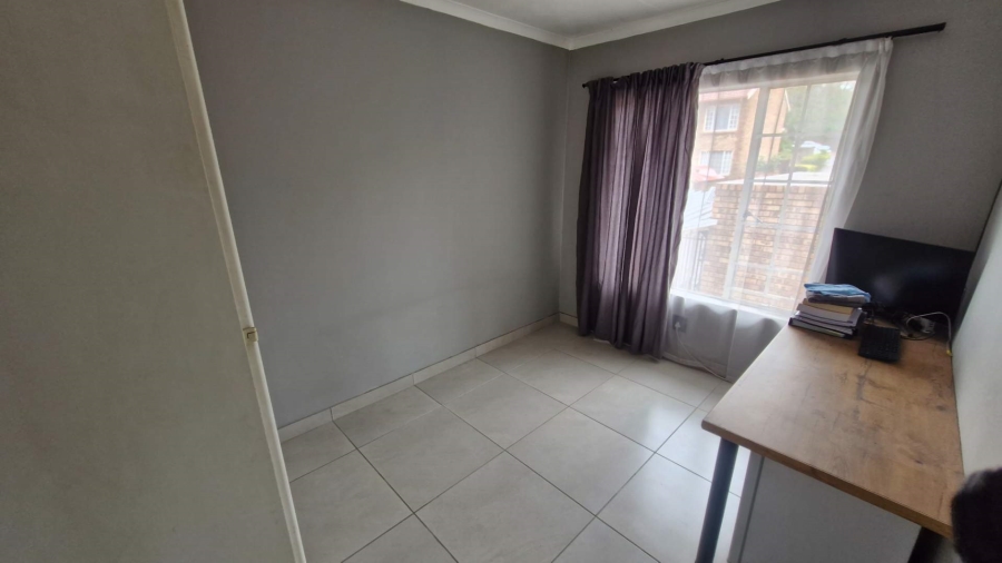 2 Bedroom Property for Sale in Faerie Glen Gauteng