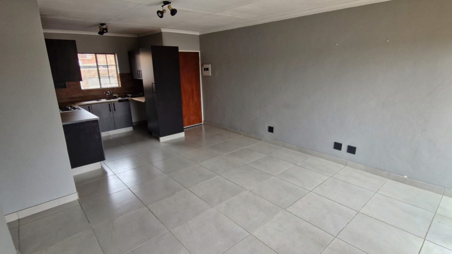 2 Bedroom Property for Sale in Faerie Glen Gauteng