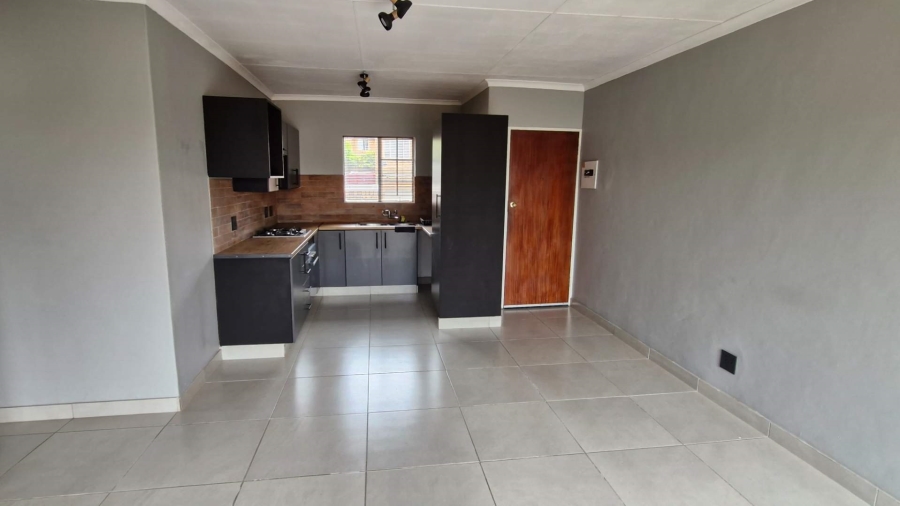 2 Bedroom Property for Sale in Faerie Glen Gauteng