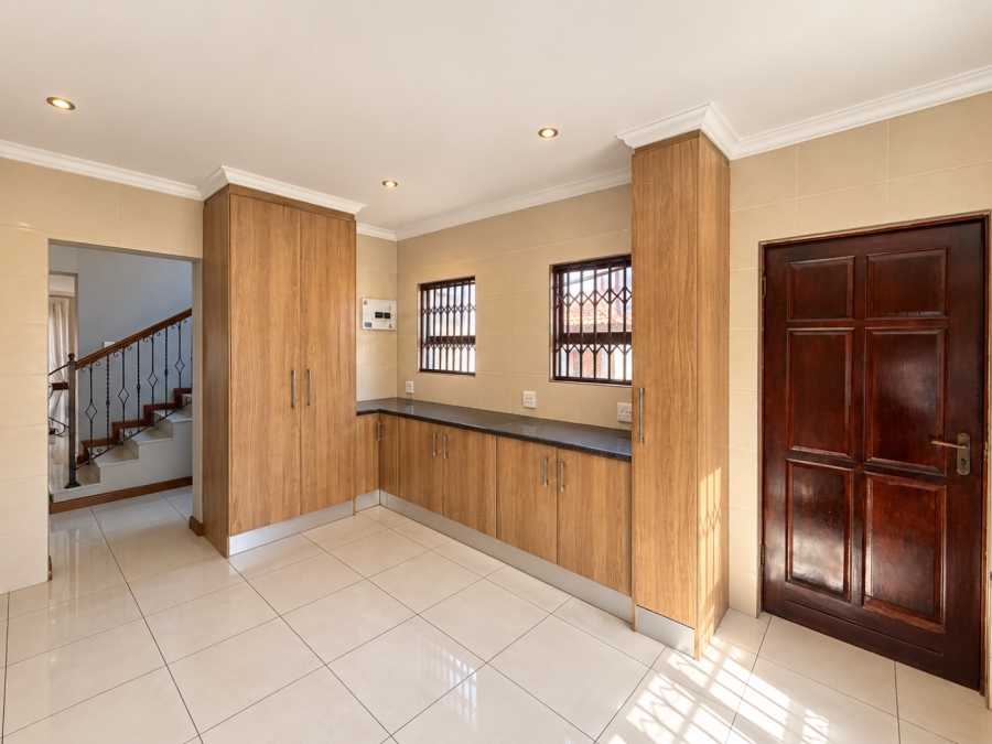 3 Bedroom Property for Sale in Pinehaven Gauteng