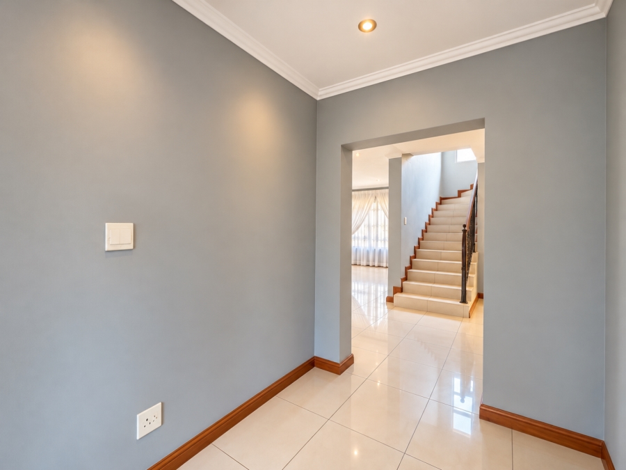 3 Bedroom Property for Sale in Pinehaven Gauteng