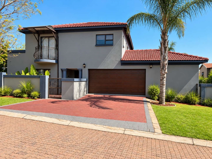 3 Bedroom Property for Sale in Pinehaven Gauteng