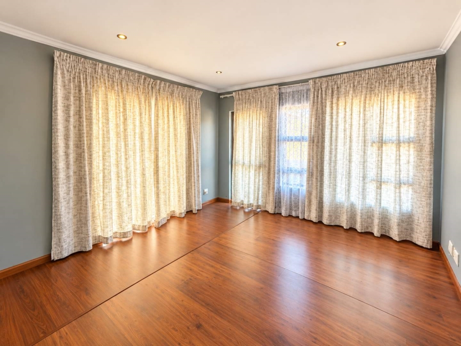 3 Bedroom Property for Sale in Pinehaven Gauteng