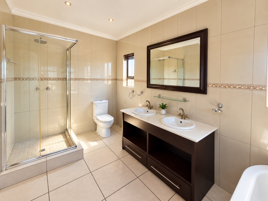 3 Bedroom Property for Sale in Pinehaven Gauteng