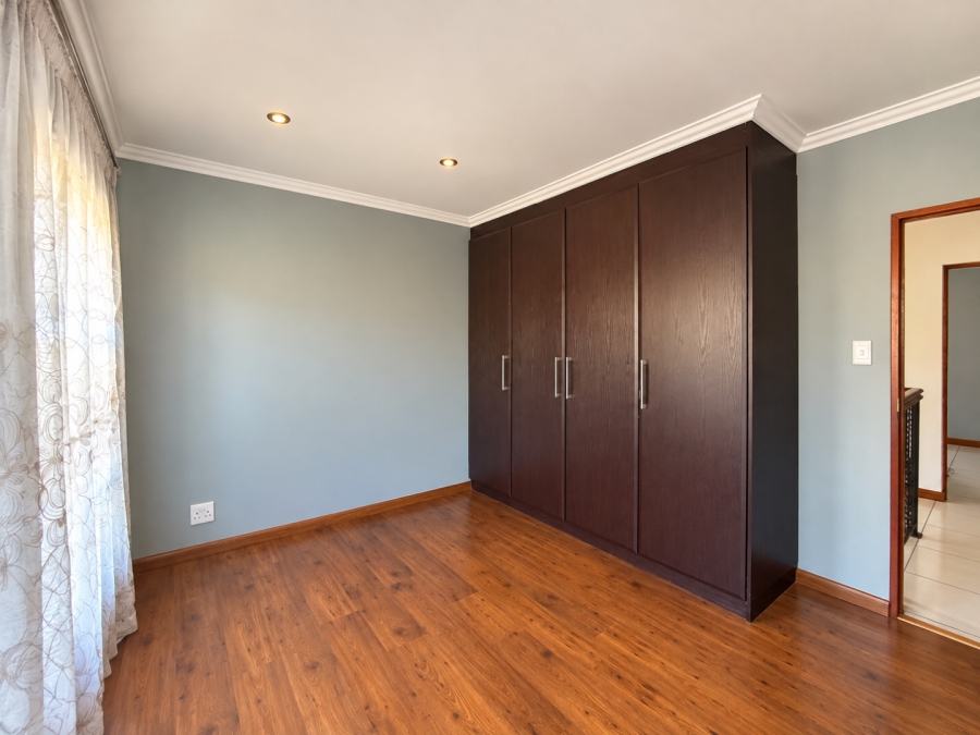 3 Bedroom Property for Sale in Pinehaven Gauteng