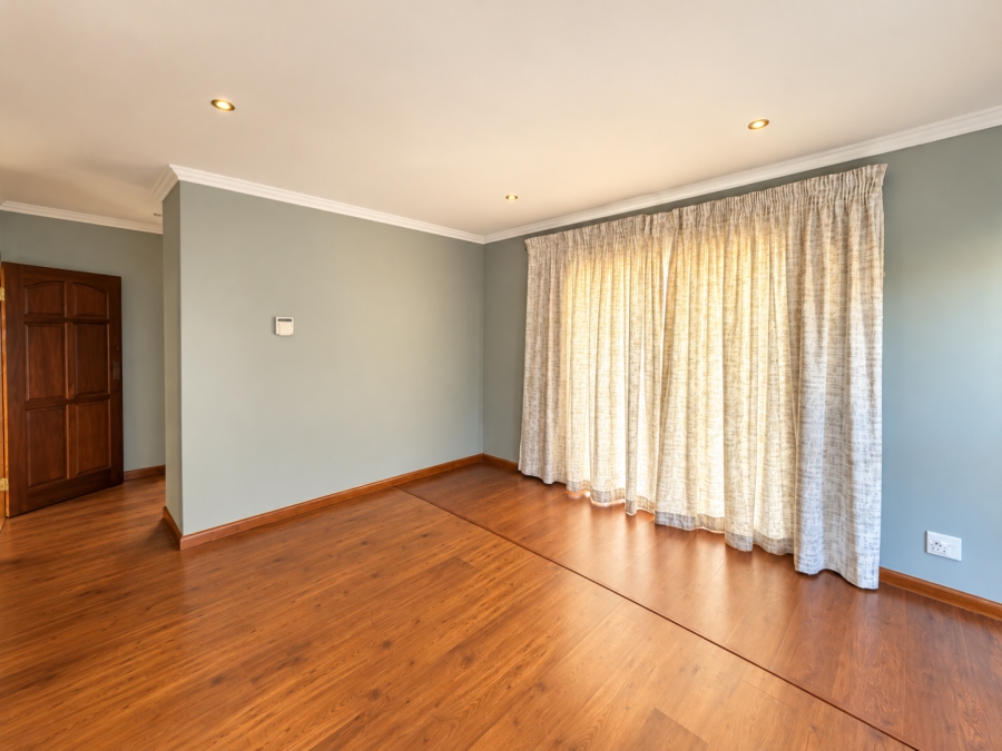 3 Bedroom Property for Sale in Pinehaven Gauteng