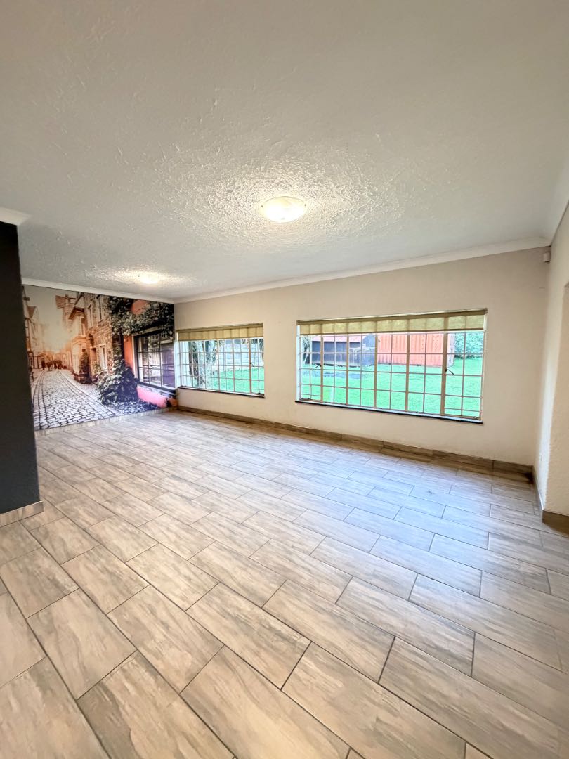 To Let 3 Bedroom Property for Rent in Beyerspark Gauteng