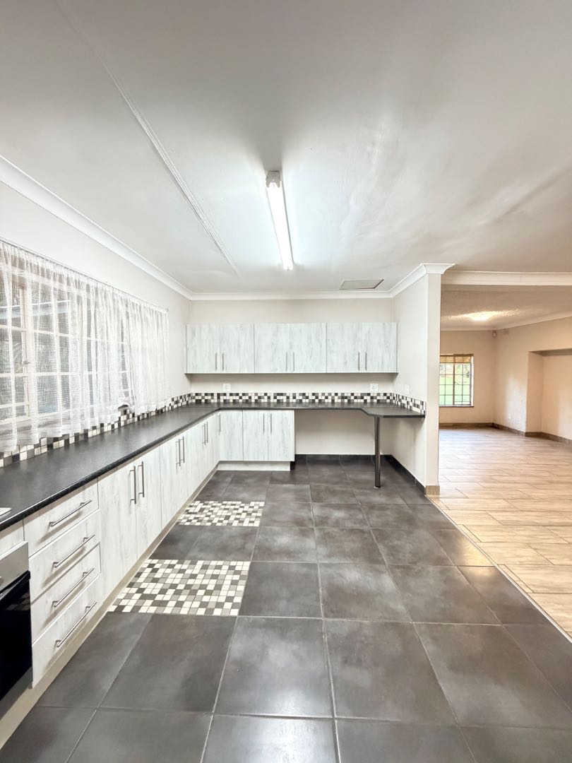 To Let 3 Bedroom Property for Rent in Beyerspark Gauteng