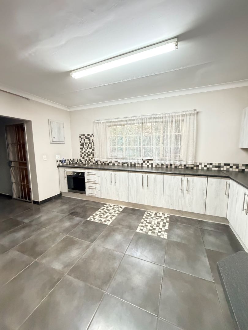To Let 3 Bedroom Property for Rent in Beyerspark Gauteng