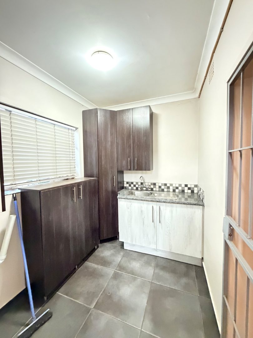 To Let 3 Bedroom Property for Rent in Beyerspark Gauteng
