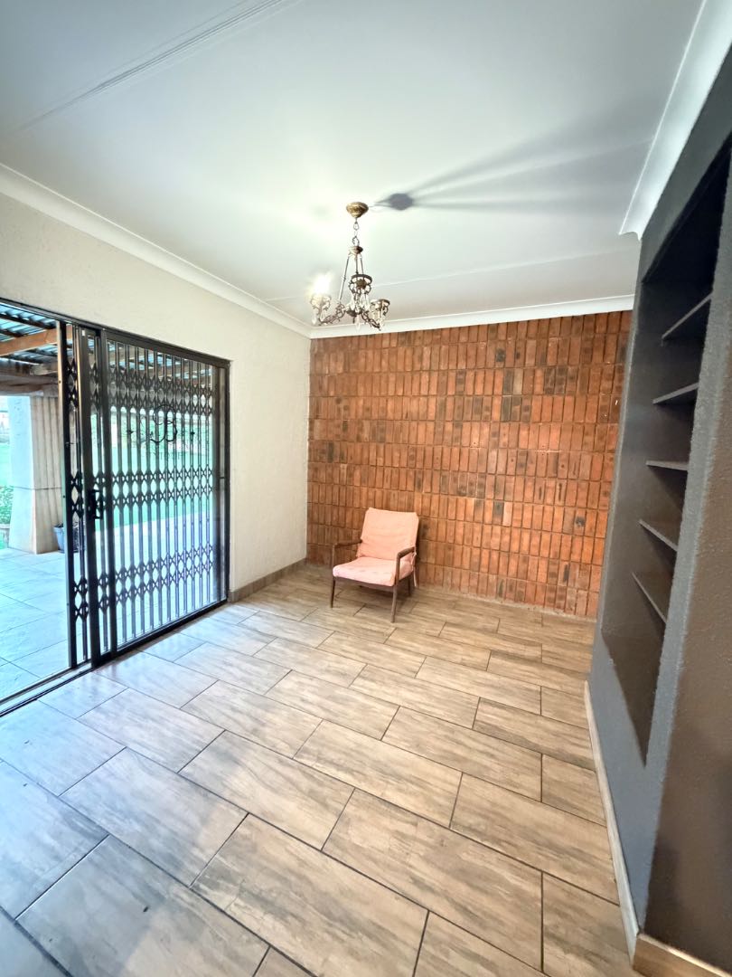 To Let 3 Bedroom Property for Rent in Beyerspark Gauteng