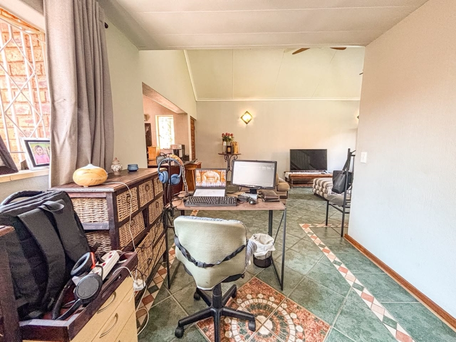 3 Bedroom Property for Sale in Bassonia Gauteng