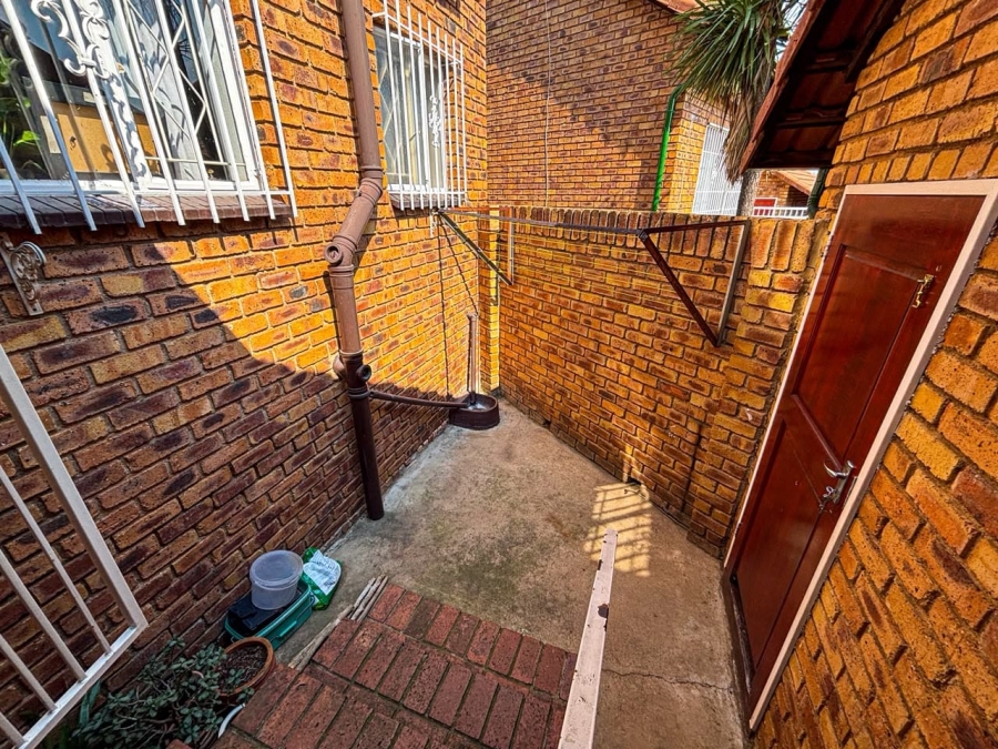 3 Bedroom Property for Sale in Bassonia Gauteng