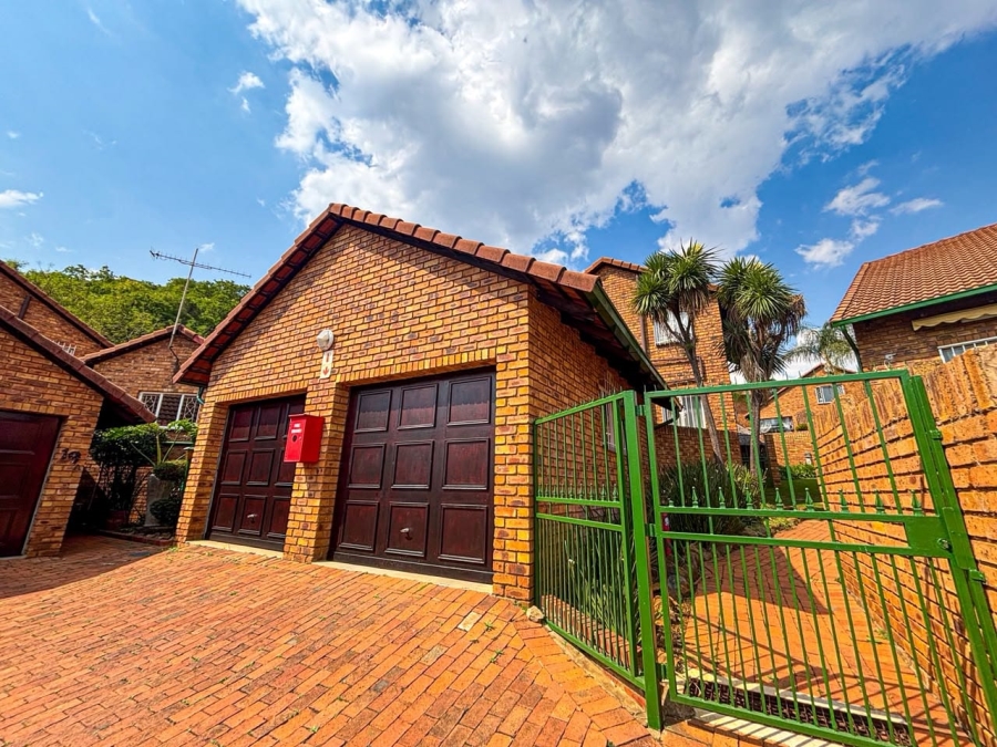 3 Bedroom Property for Sale in Bassonia Gauteng