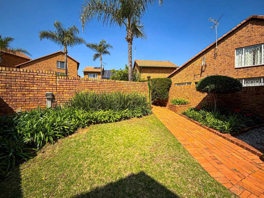 3 Bedroom Property for Sale in Bassonia Gauteng