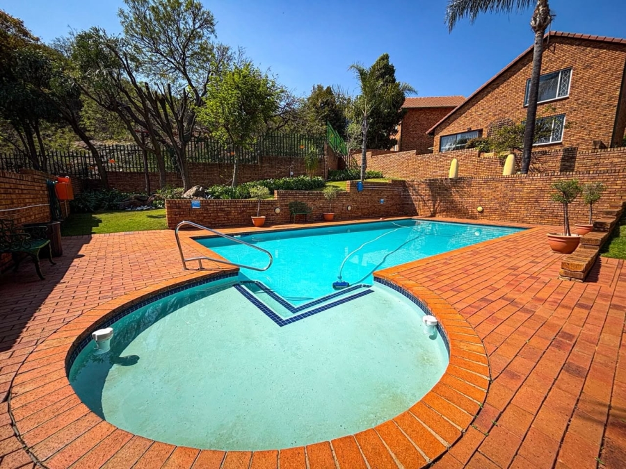 3 Bedroom Property for Sale in Bassonia Gauteng