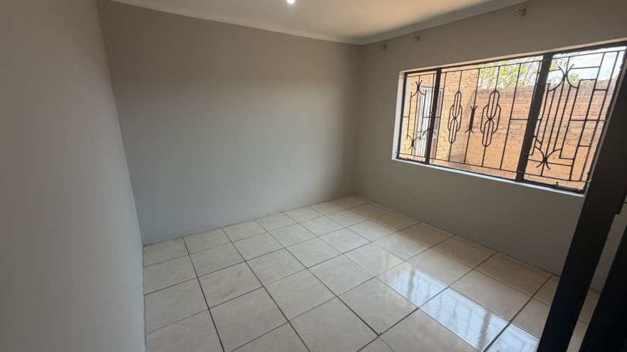 3 Bedroom Property for Sale in Soshanguve WW Gauteng