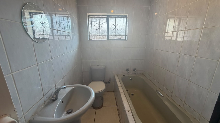 3 Bedroom Property for Sale in Soshanguve WW Gauteng