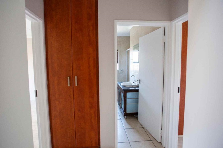 To Let 2 Bedroom Property for Rent in Sunninghill Gauteng
