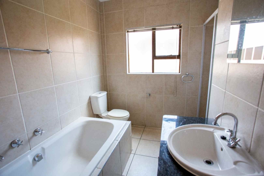 To Let 2 Bedroom Property for Rent in Sunninghill Gauteng
