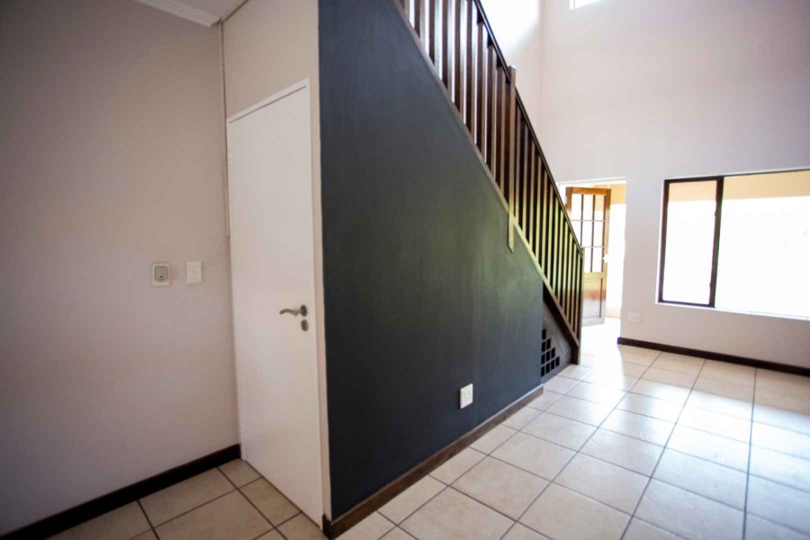 To Let 2 Bedroom Property for Rent in Sunninghill Gauteng