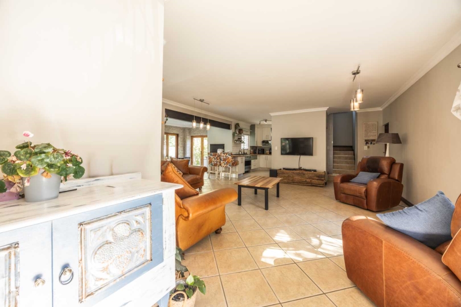 To Let 3 Bedroom Property for Rent in Olympus Gauteng