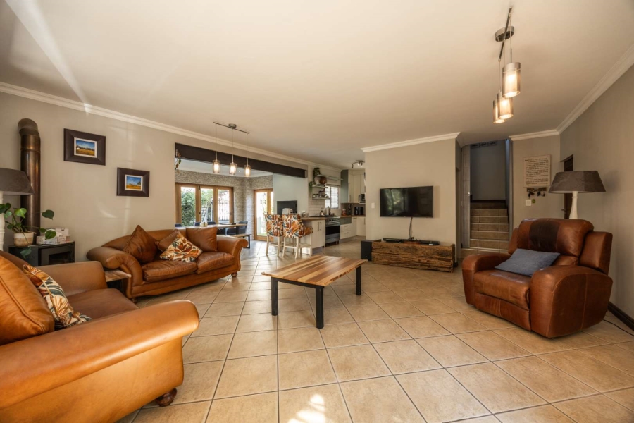 To Let 3 Bedroom Property for Rent in Olympus Gauteng