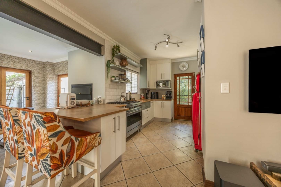 To Let 3 Bedroom Property for Rent in Olympus Gauteng