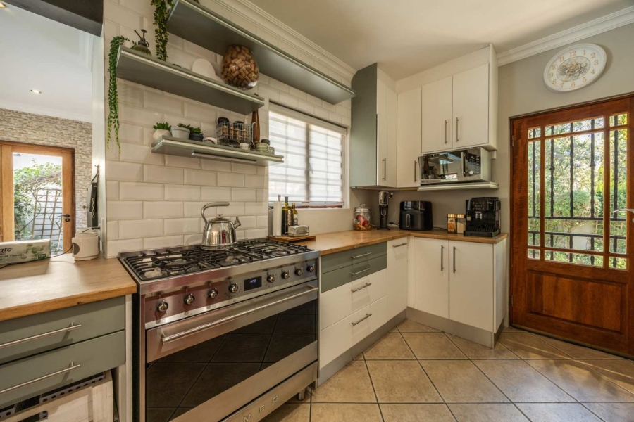 To Let 3 Bedroom Property for Rent in Olympus Gauteng