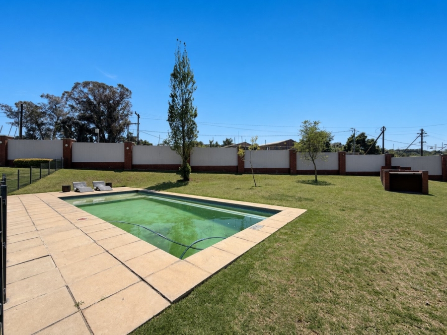 To Let 2 Bedroom Property for Rent in Carlswald Gauteng