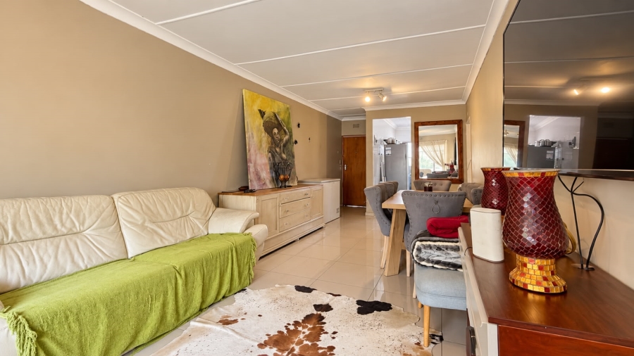 2 Bedroom Property for Sale in Discovery Gauteng