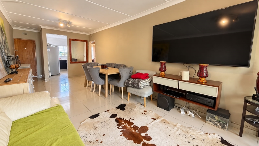 2 Bedroom Property for Sale in Discovery Gauteng
