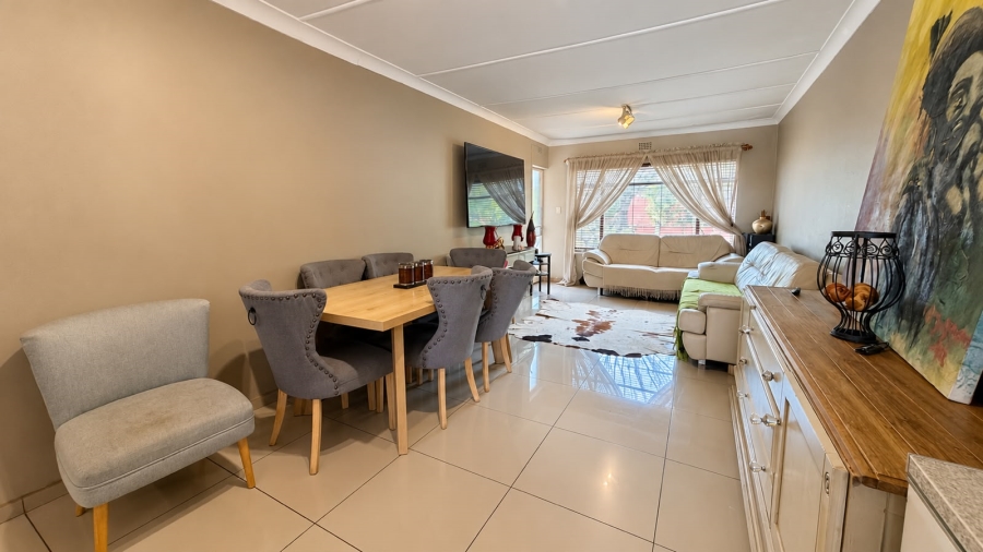 2 Bedroom Property for Sale in Discovery Gauteng