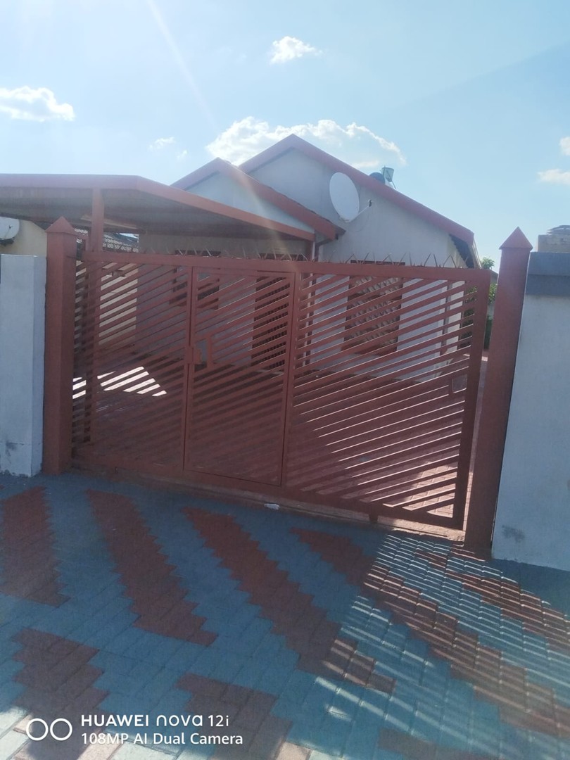 2 Bedroom Property for Sale in Soshanguve VV Gauteng